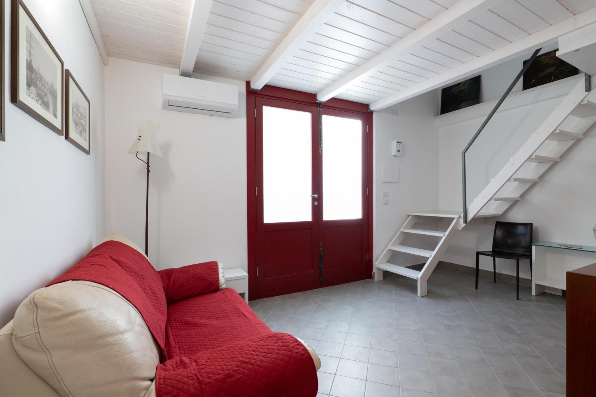 Woodenloft14 Apartment คาตาเนีย ภายนอก รูปภาพ